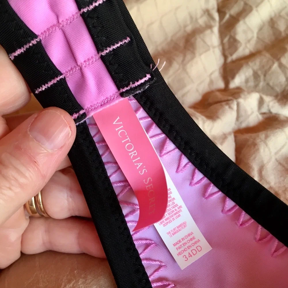 🌴Victoria’s Secret swim top🌴